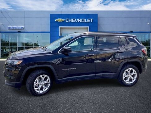 Used 2024 Jeep Compass Latitude AWD/4WD image 6