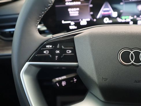 Used 2025 Audi Q5 Premium w/ Convenience Package image 12