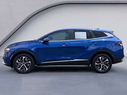 Used 2023 Kia Sportage EX FWD image 2