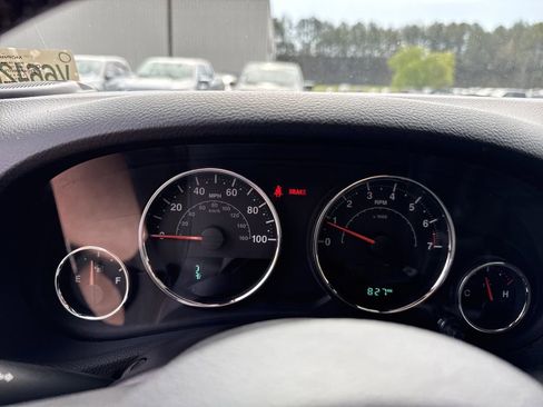 Used 2018 Jeep Wrangler Unlimited Sport image 31