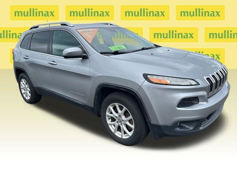Used 2014 Jeep Cherokee Latitude w/ Trailer Tow Group AWD/4WD image 1