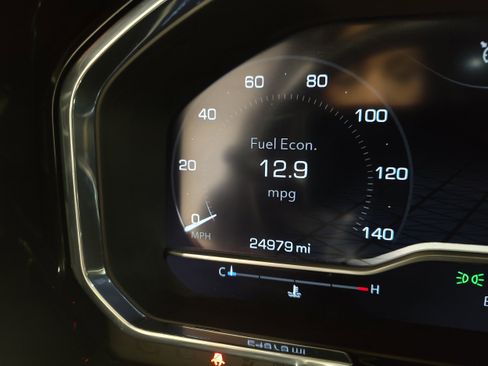 Used 2025 GMC Sierra 1500 SLT image 6