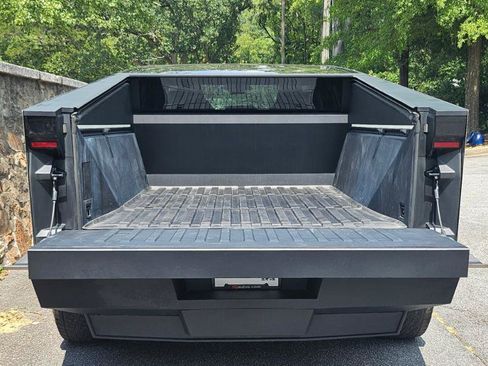Used 2024 Tesla Cybertruck AWD Crew Cab image 84