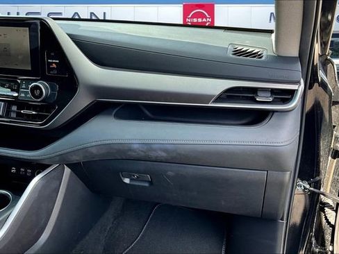 Used 2024 Toyota Highlander LE image 24