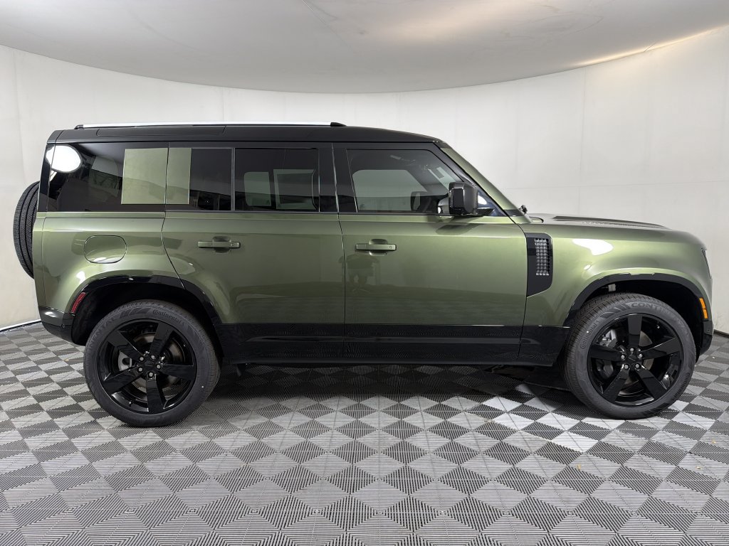 New 2026 Land Rover Defender 110 X-Dynamic SE AWD/4WD image 8