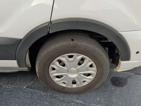 Used 2024 Ford Transit 350 XLT RWD image 10