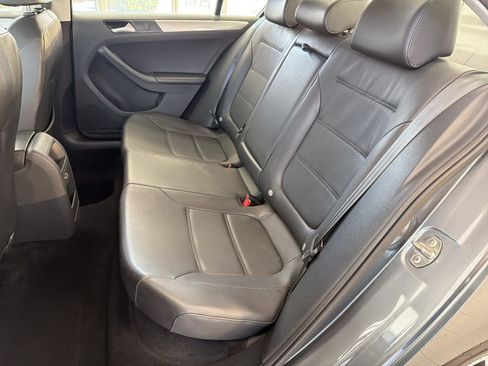 Used 2017 Volkswagen Jetta SE image 15