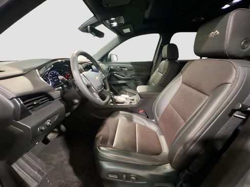 Used 2023 Chevrolet Traverse High Country image 16