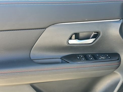 New 2026 Nissan Kicks SR image 13