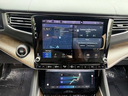Used 2022 Jeep Grand Wagoneer Series II w/ Premium Group II AWD/4WD image 16