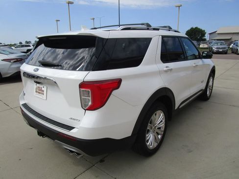 Used 2021 Ford Explorer King Ranch w/ Premium Technology Package AWD/4WD image 8