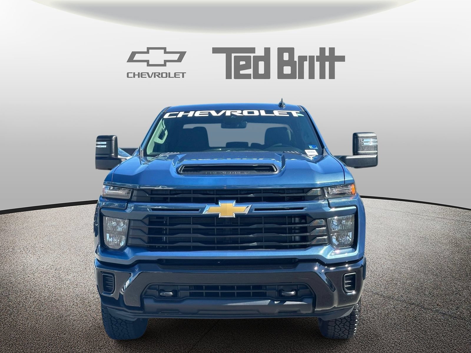 Used 2026 Chevrolet Silverado 2500 Custom AWD/4WD image 2