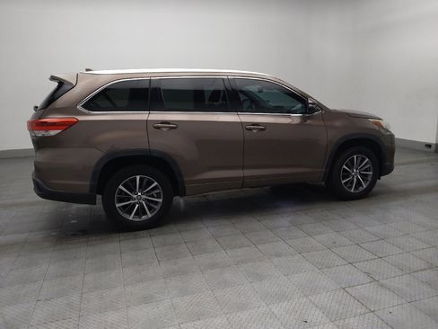 Used 2018 Toyota Highlander XLE FWD image 10