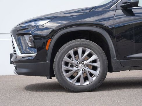 Used 2025 Buick Enclave Preferred AWD/4WD image 11