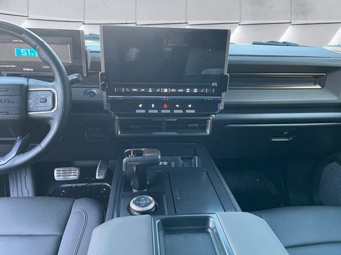 Certified 2025 GMC Hummer EV 3X w/ LPO, Sport Package AWD/4WD image 11