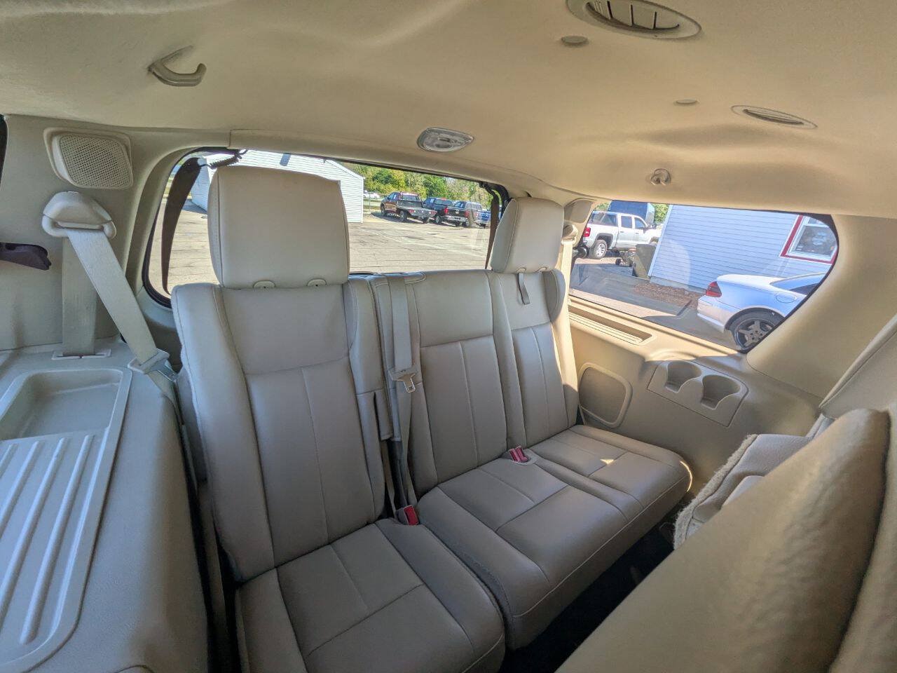 Used 2017 Ford Expedition Limited w/ Equipment Group 301A AWD/4WD image 29