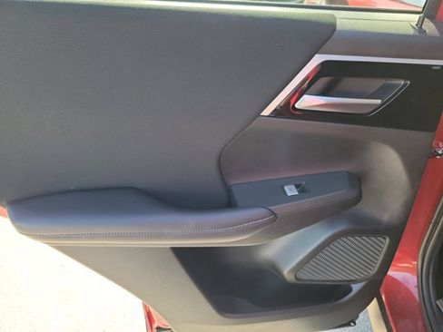 Used 2024 Mitsubishi Outlander ES image 15