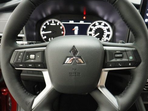 New 2026 Mitsubishi Outlander AWD image 8