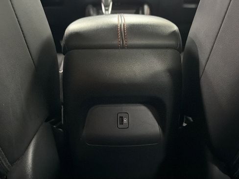 Used 2025 Nissan Sentra SR w/ SR Premium Package FWD image 34