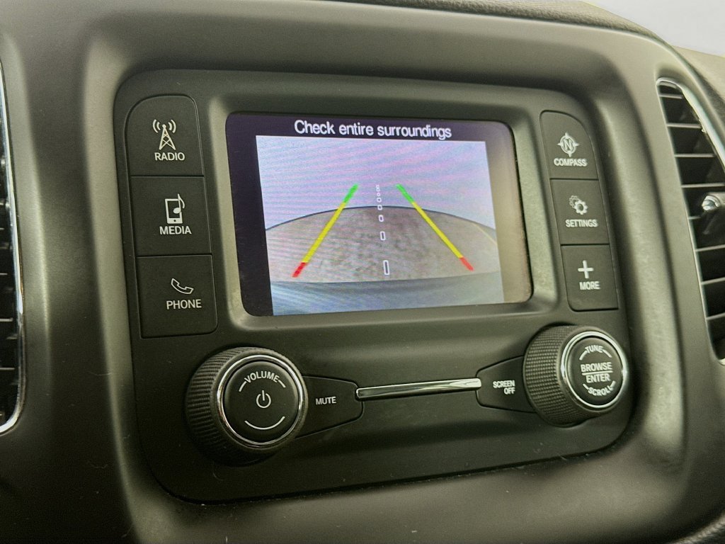 Used 2018 Jeep Compass Latitude w/ Safe & Security Group FWD image 15