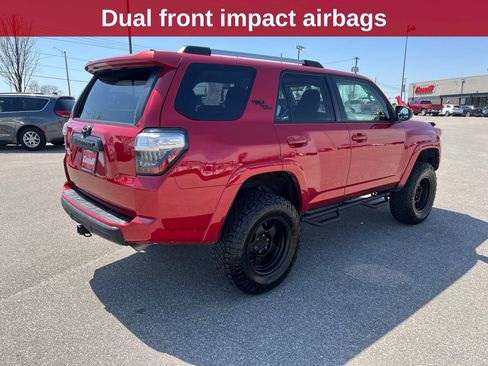 Used 2018 Toyota 4Runner TRD Off-Road AWD/4WD image 5