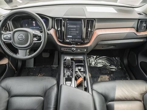 Certified 2024 Volvo XC60 B5 Plus w/ Protection Package Premier AWD/4WD image 21