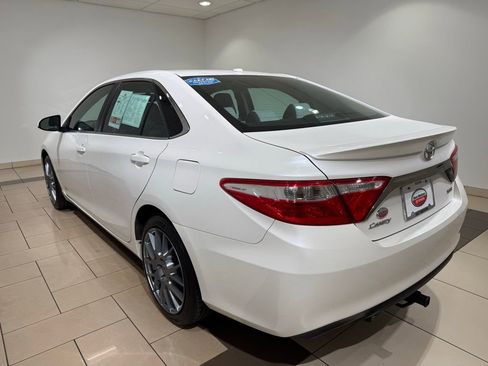 Used 2016 Toyota Camry XSE w/ Moonroof Package image 3