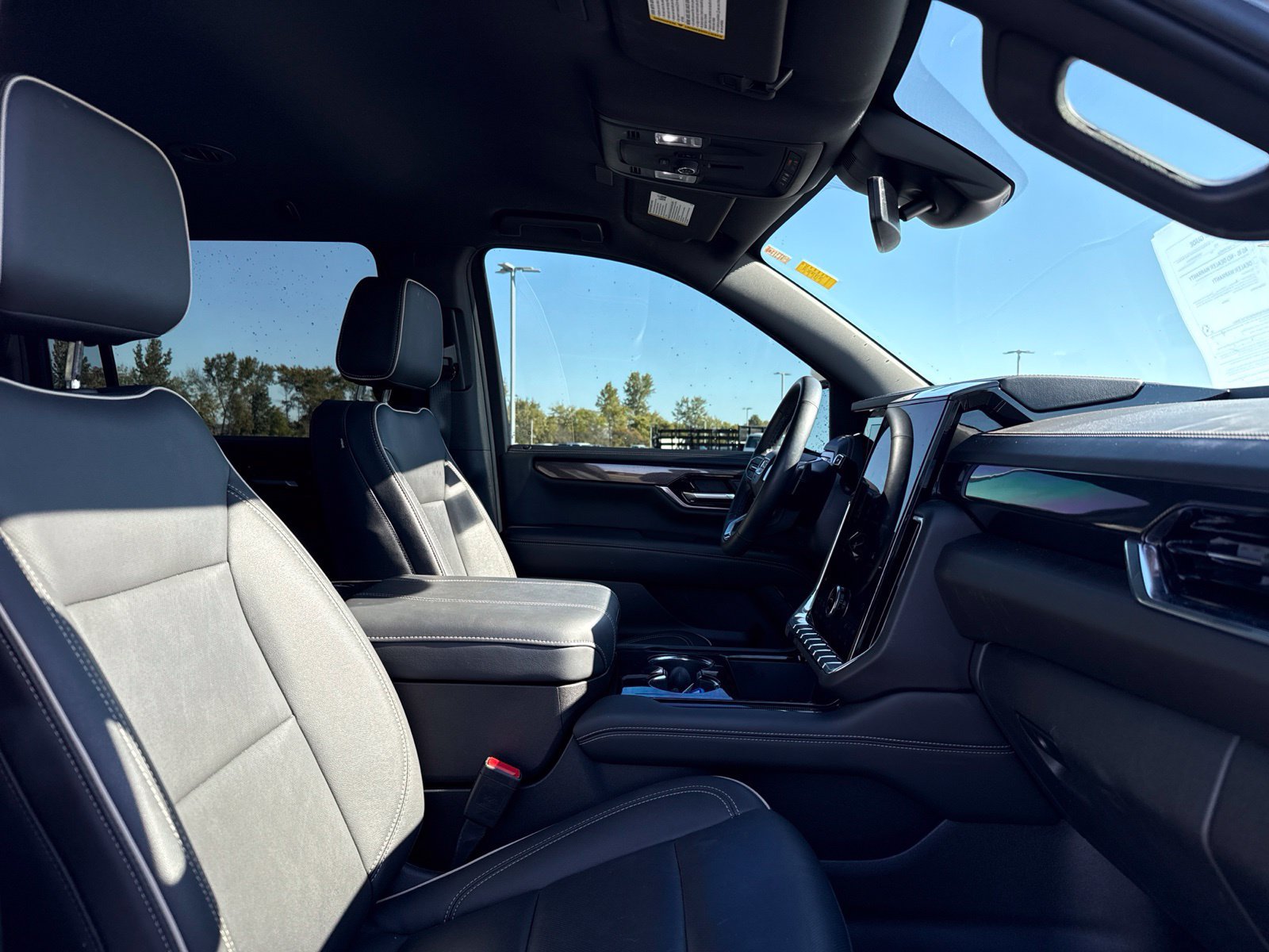 Used 2025 GMC Yukon XL Elevation w/ LPO, Floor Liner Package AWD/4WD image 7