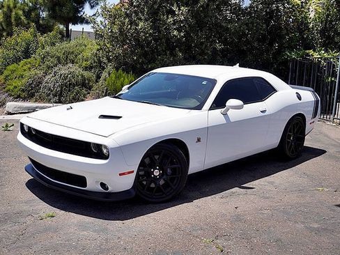 Used 2015 Dodge Challenger R/T Scat Pack w/ Scat Pack Appearance Package RWD image 3