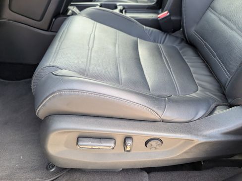 Used 2019 Honda CR-V EX-L image 10