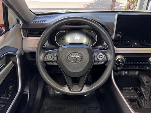 Used 2023 Toyota RAV4 XLE AWD/4WD image 17