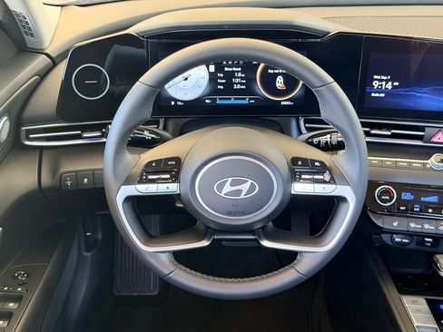 Used 2024 Hyundai Elantra SEL w/ Convenience Package FWD image 16