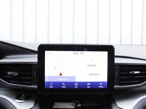 Used 2020 Ford Explorer XLT w/ Equipment Group 202A AWD/4WD image 17