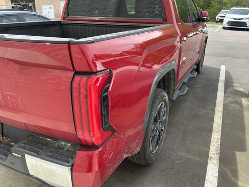 Used 2025 Toyota Tundra Limited AWD/4WD image 41