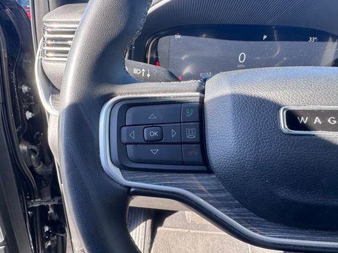 Used 2023 Jeep Wagoneer L Series II image 12