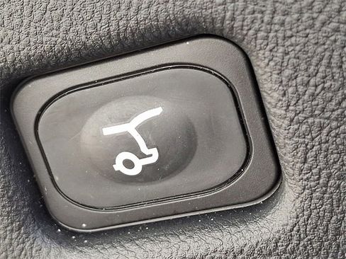 Certified 2023 Lincoln Nautilus Reserve image 28