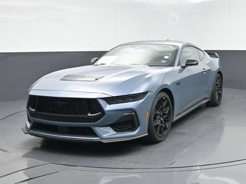 Used 2025 Ford Mustang GT Premium w/ GT Performance Package RWD image 4