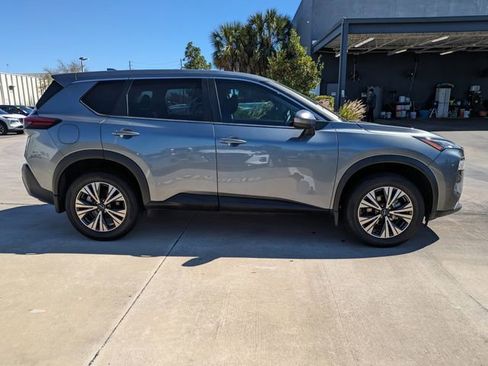 Used 2023 Nissan Rogue SV image 4