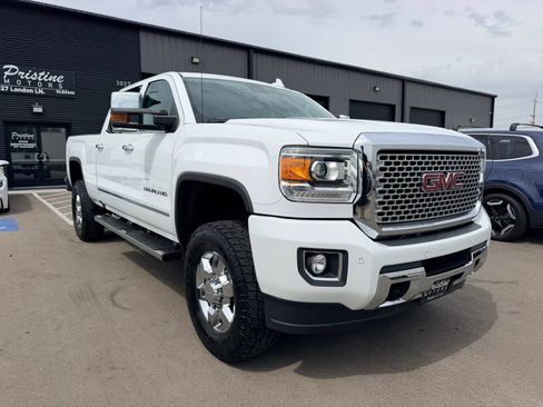 Used 2016 GMC Sierra 3500 Denali w/ Duramax Plus Package AWD/4WD image 3