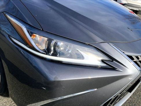 Used 2023 Lexus ES 300h w/ Premium Package image 28