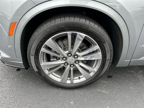 Used 2025 Cadillac XT6 Premium Luxury image 10