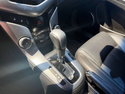 Used 2011 Chevrolet Cruze LTZ FWD image 28