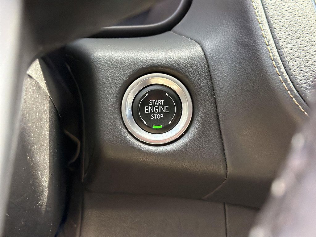 Used 2024 GMC Yukon SLT RWD image 16
