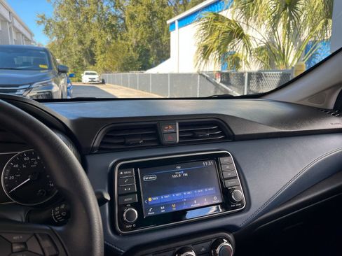 Used 2025 Nissan Versa SV image 17