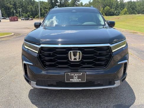 Used 2024 Honda Pilot Touring image 12