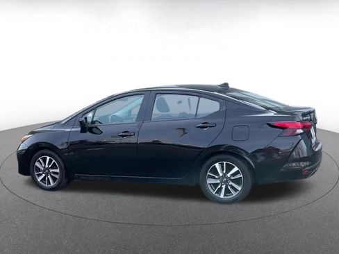 Used 2025 Nissan Versa SV image 9