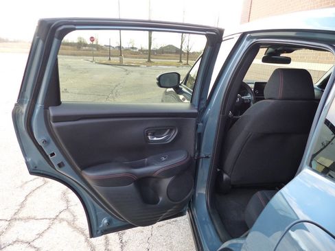 Used 2025 Honda HR-V Sport image 32