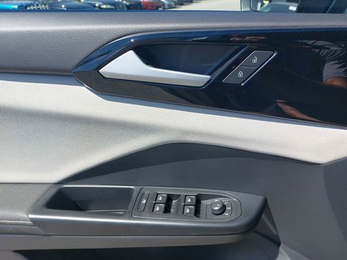 Used 2025 Volkswagen Taos S image 30