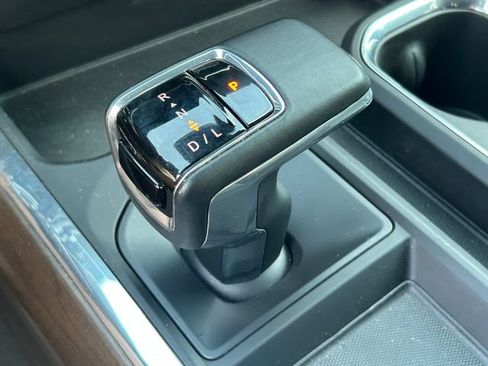 Used 2023 Chevrolet Silverado 1500 High Country w/ High Country Premium Package AWD/4WD image 18
