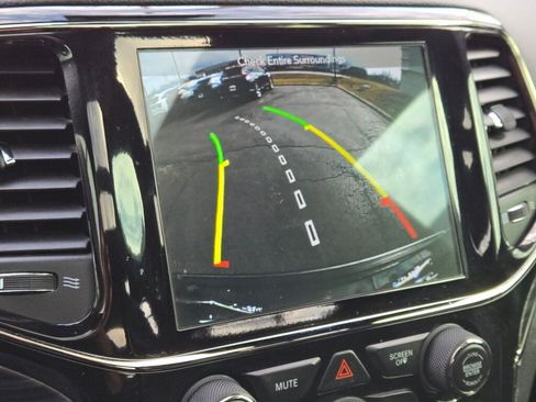 Used 2019 Jeep Grand Cherokee Limited X image 43